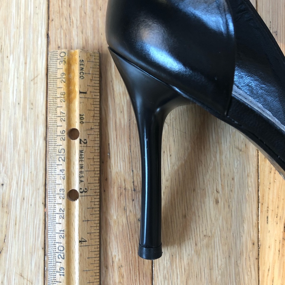 BCBG black heels.  EUC - Picture 5 of 6